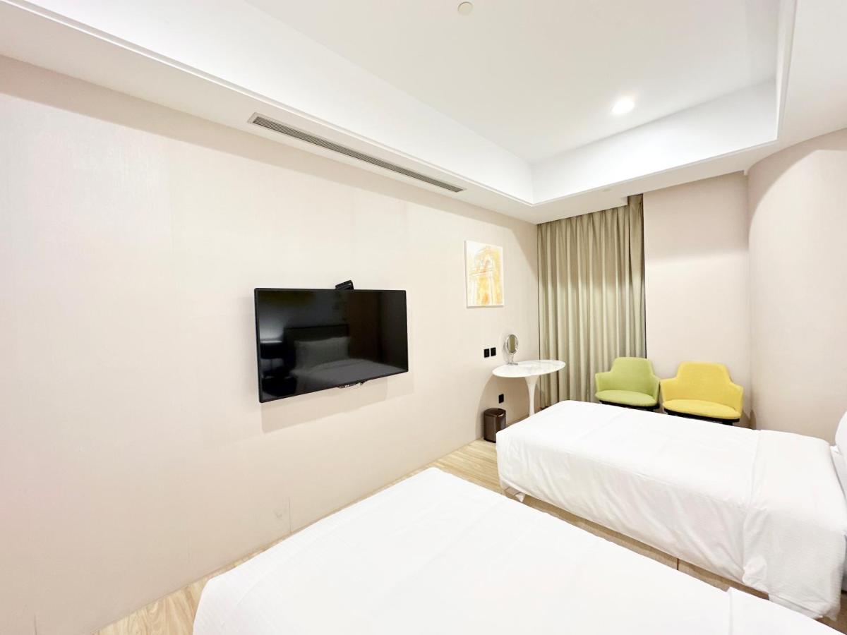 星鑽國際商旅 編號315 Hotel Тайнан Екстериор снимка
