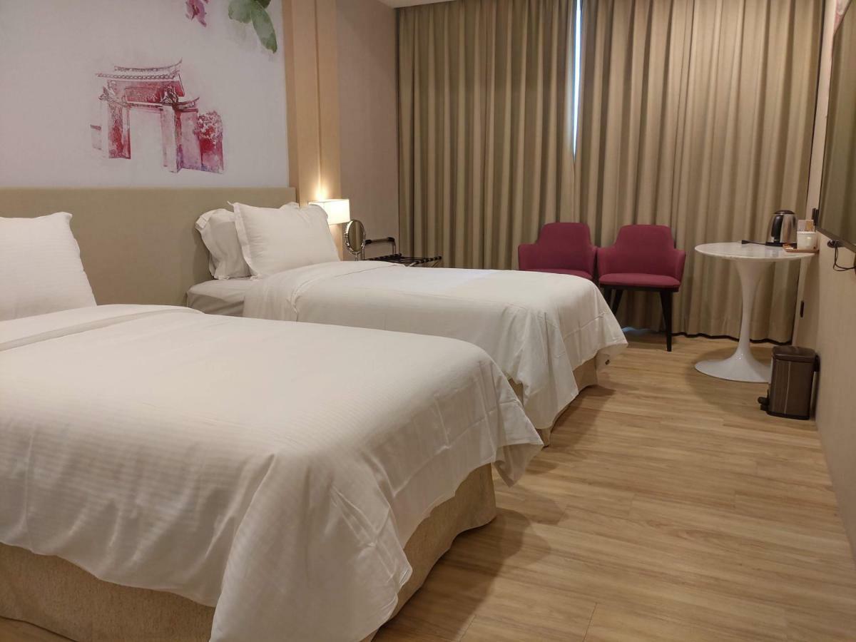 星鑽國際商旅 編號315 Hotel Тайнан Екстериор снимка